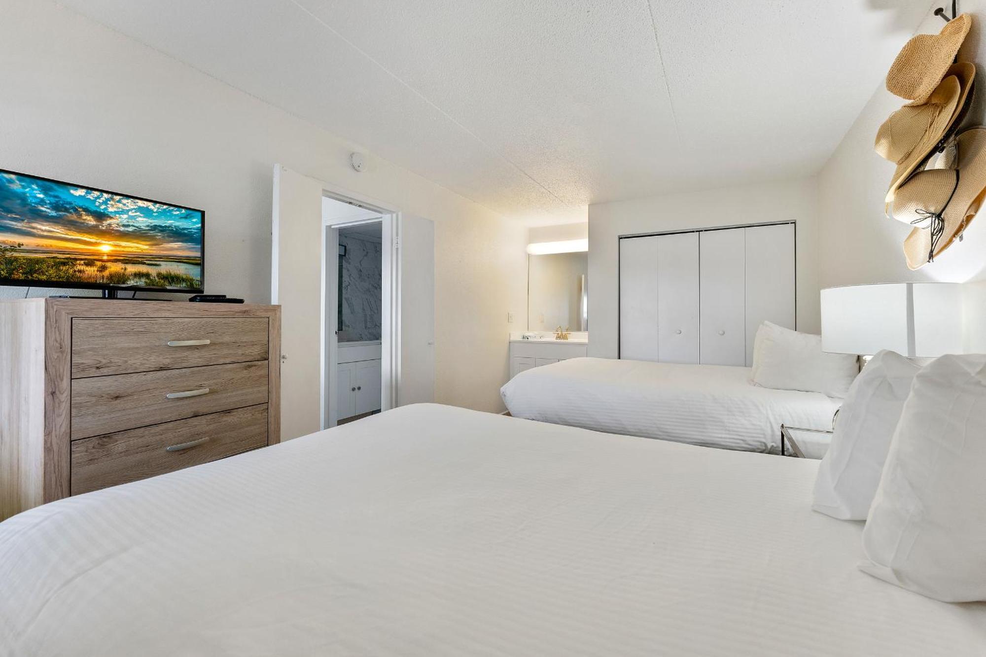Beachcomber Resort Avalon Extérieur photo