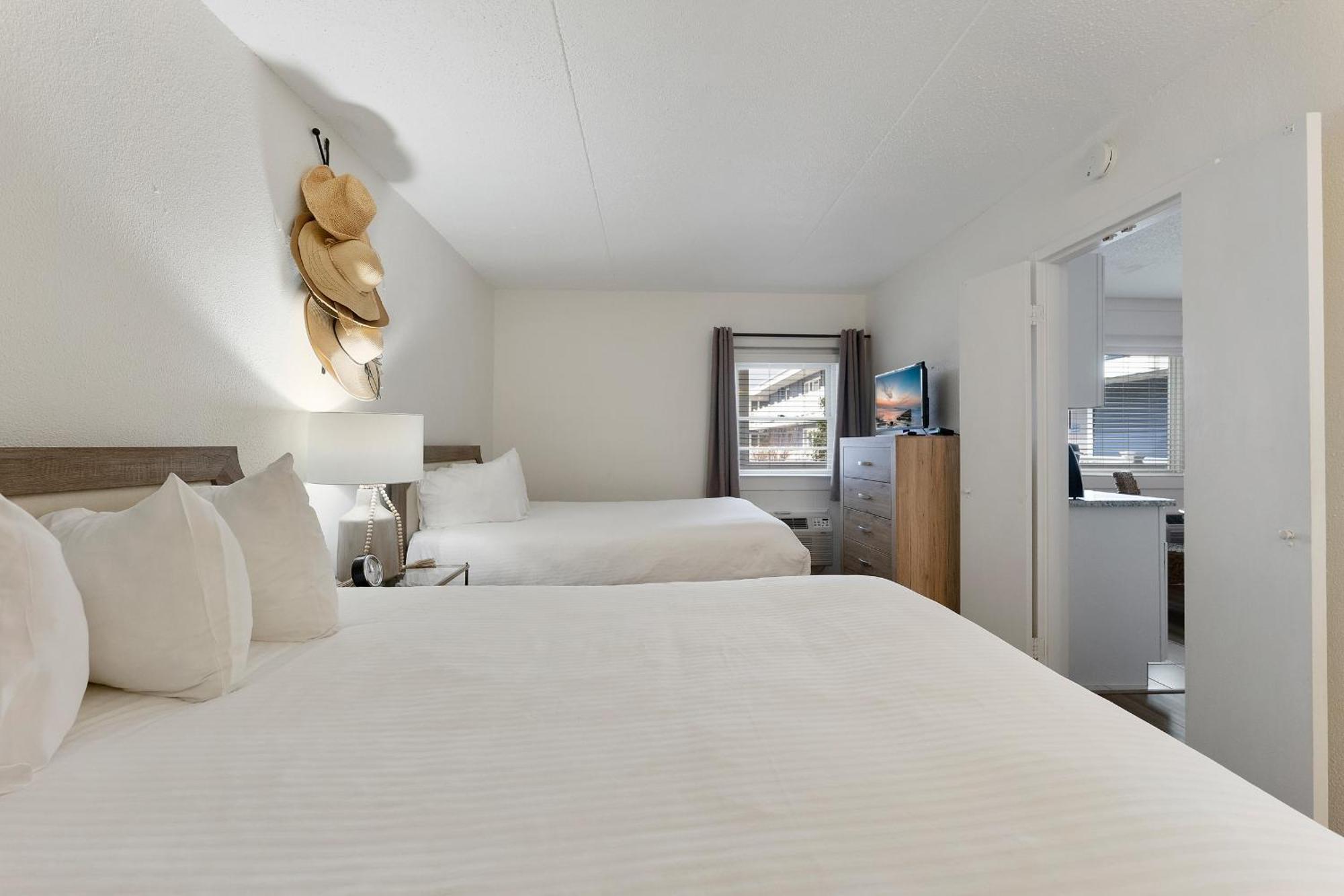 Beachcomber Resort Avalon Extérieur photo